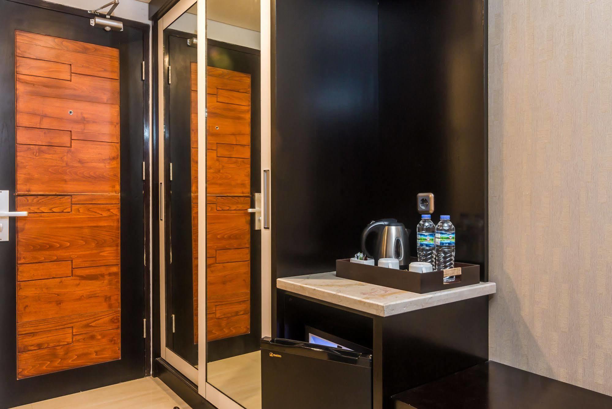 Zen Rooms Denpasar Marlboro Dış mekan fotoğraf