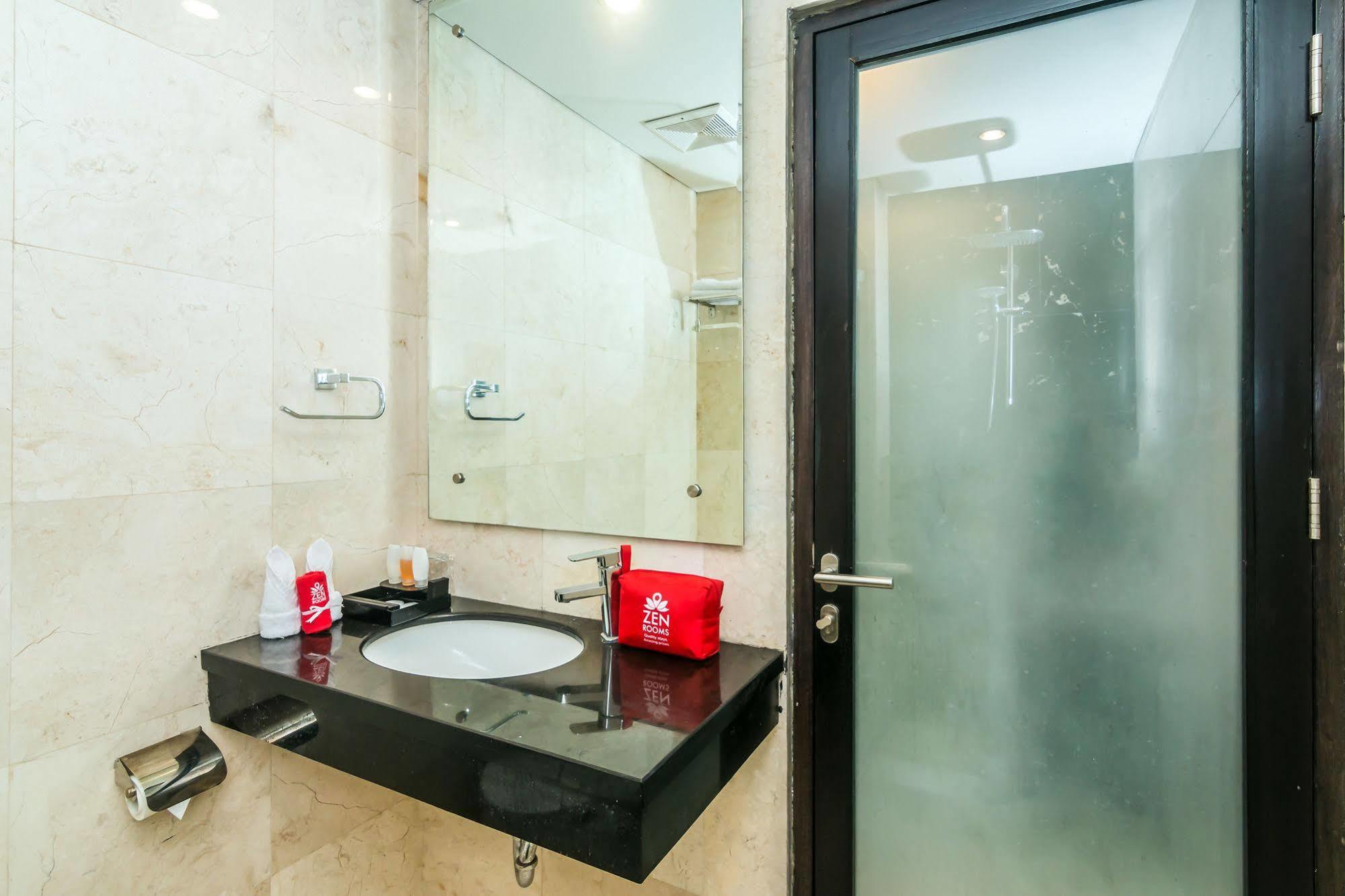 Zen Rooms Denpasar Marlboro Dış mekan fotoğraf